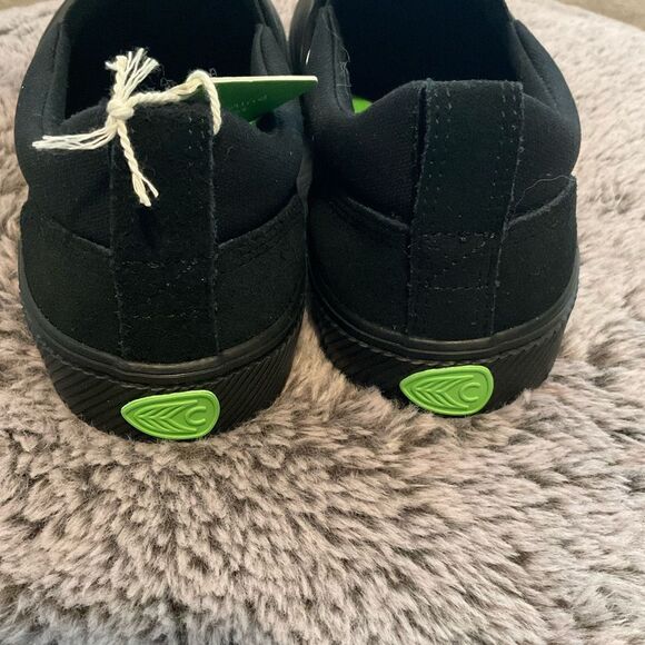 NIB Cariuma All Black Pro Slip On Skate Suede & Canvas Ivory Logo Sneaker Size 8 - Picture 5 of 8